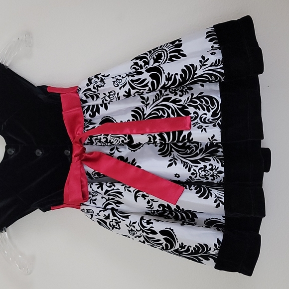 Jona Michelle Black, White & Red Formal Dress 2T - Picture 7 of 11